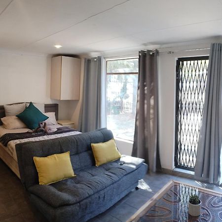 Atterbury Self Catering Studios Pretoria-Noord Dış mekan fotoğraf
